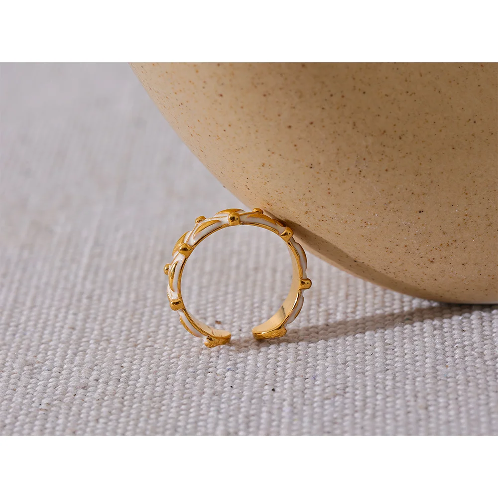 Glint Ring