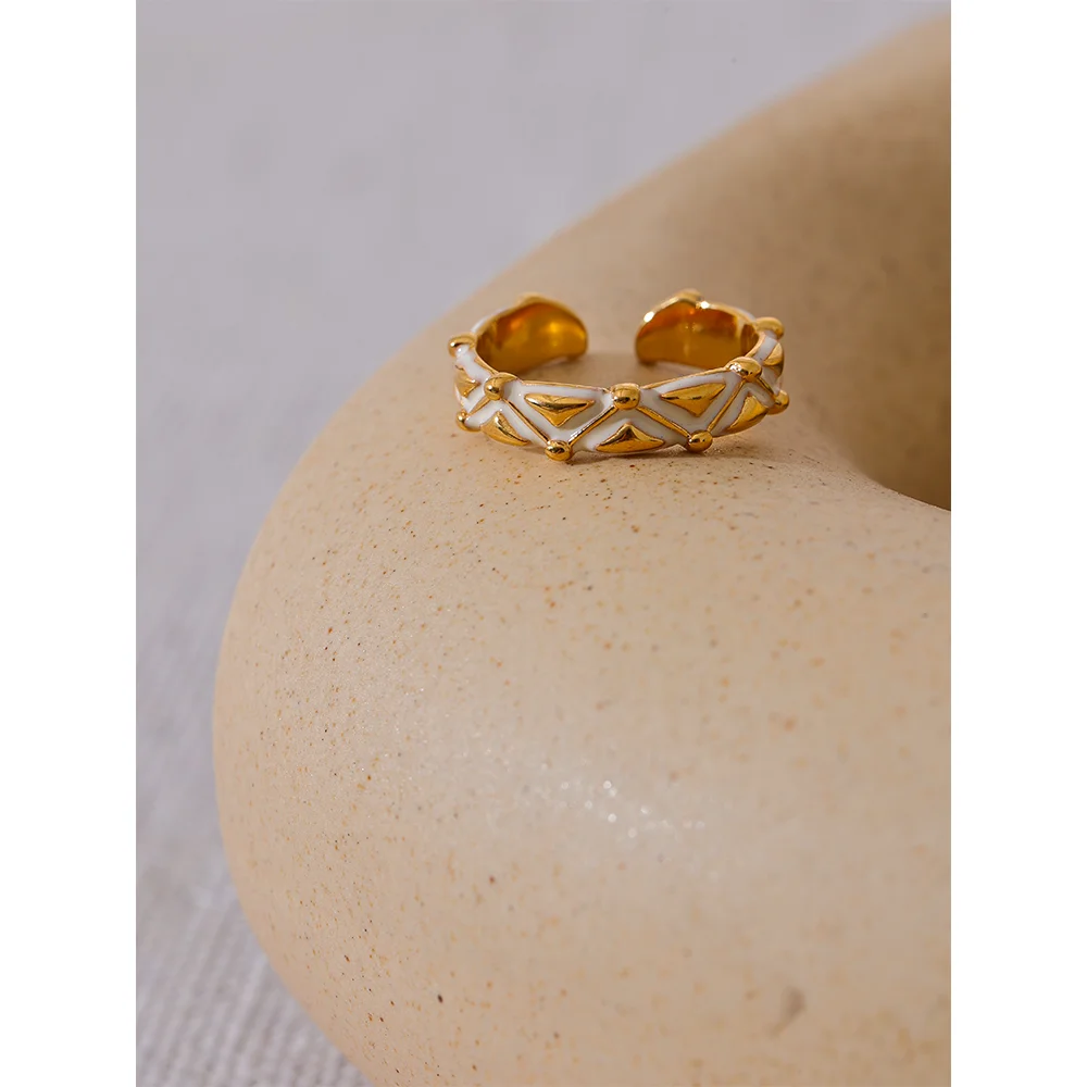 Glint Ring
