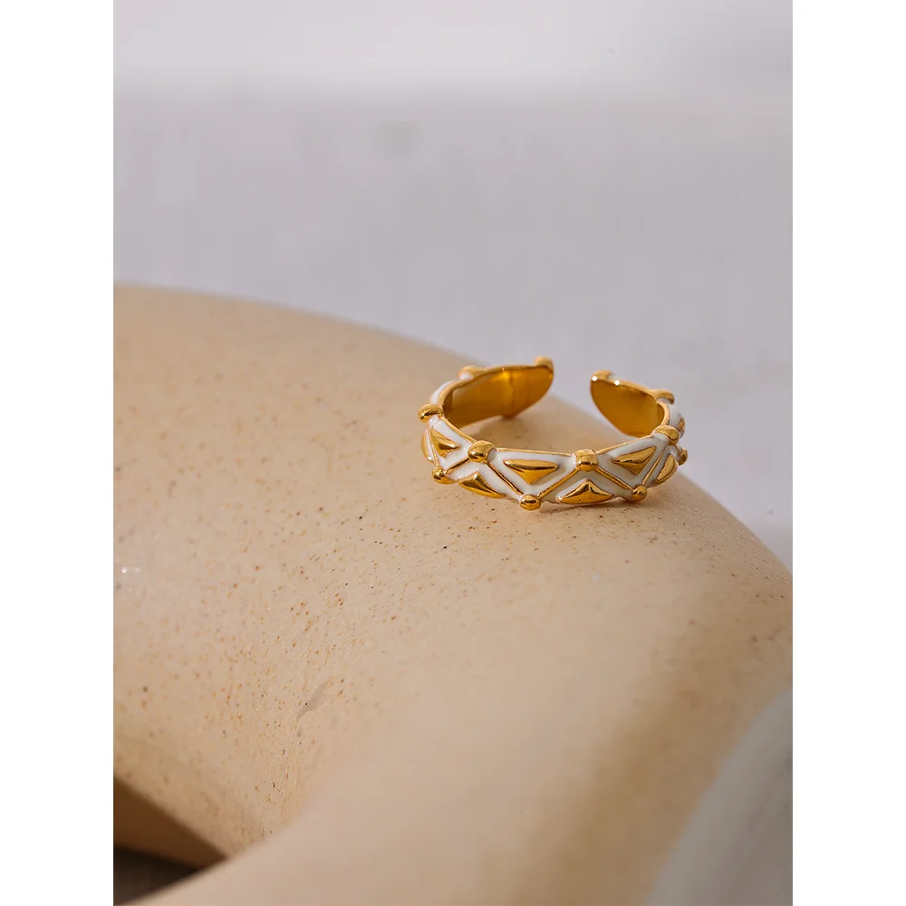 Glint Ring